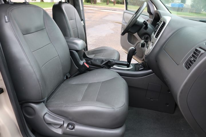 2007 Ford Escape Hybrid AWD | Victory Motors of Colorado
