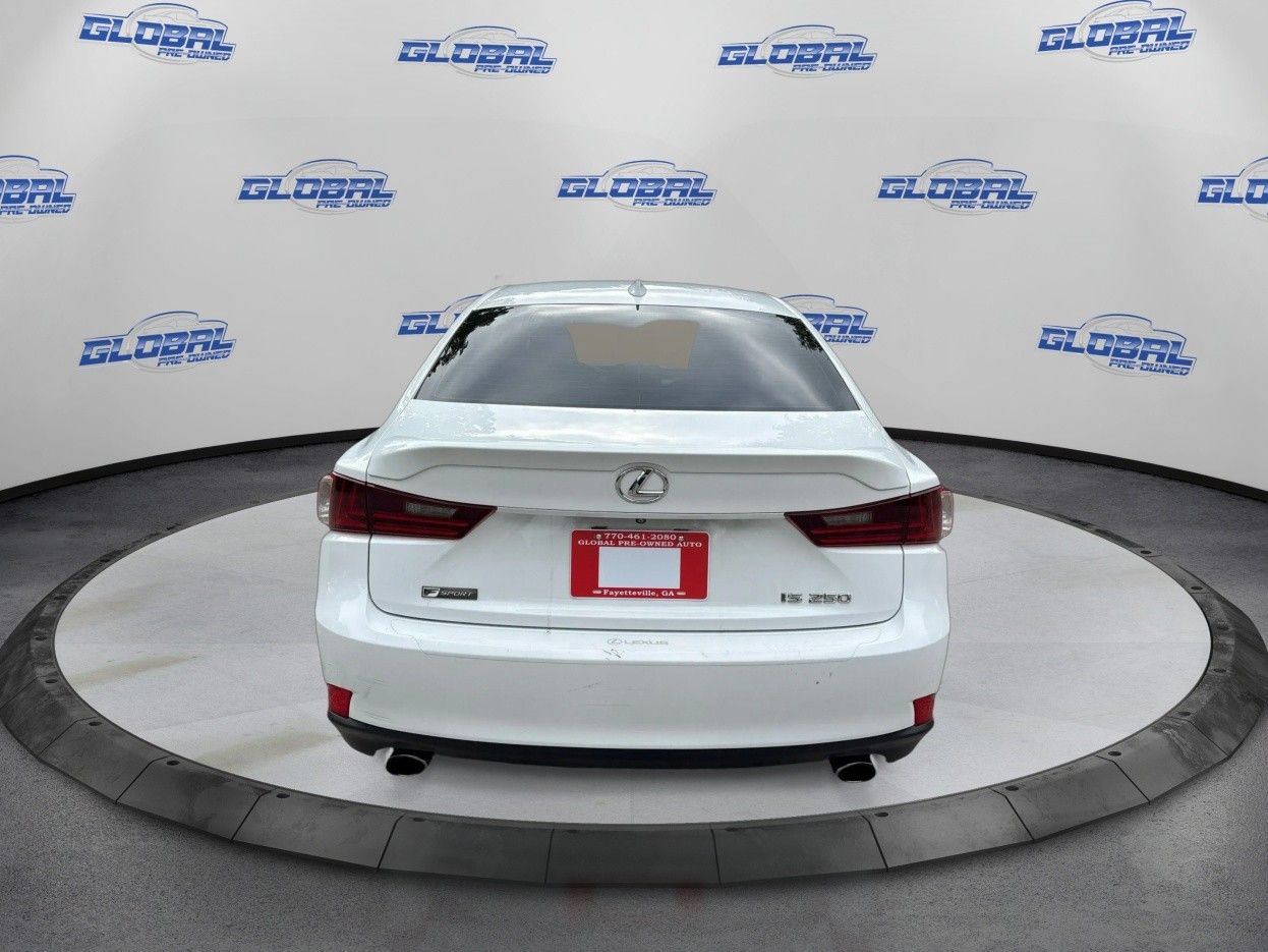 Lexus IS photo 6