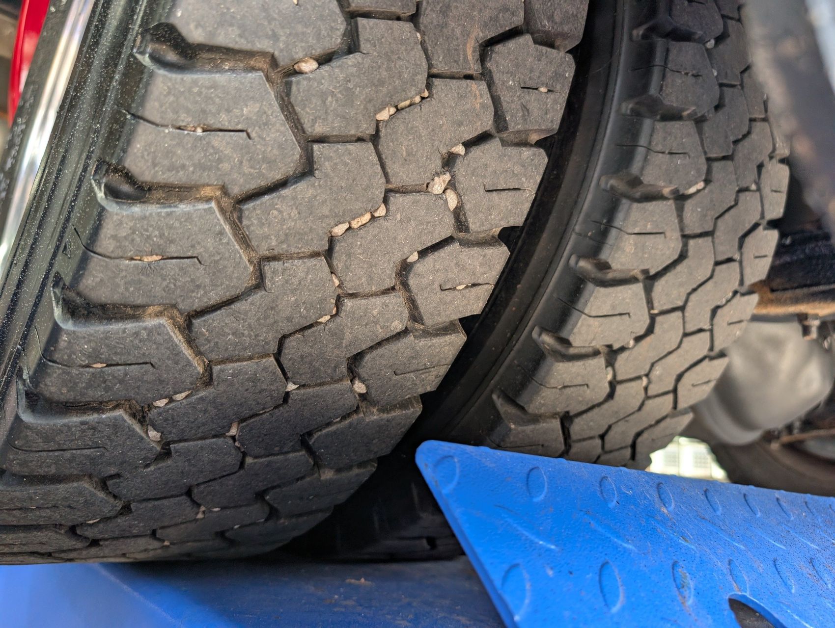 2001 Ford F-550 255