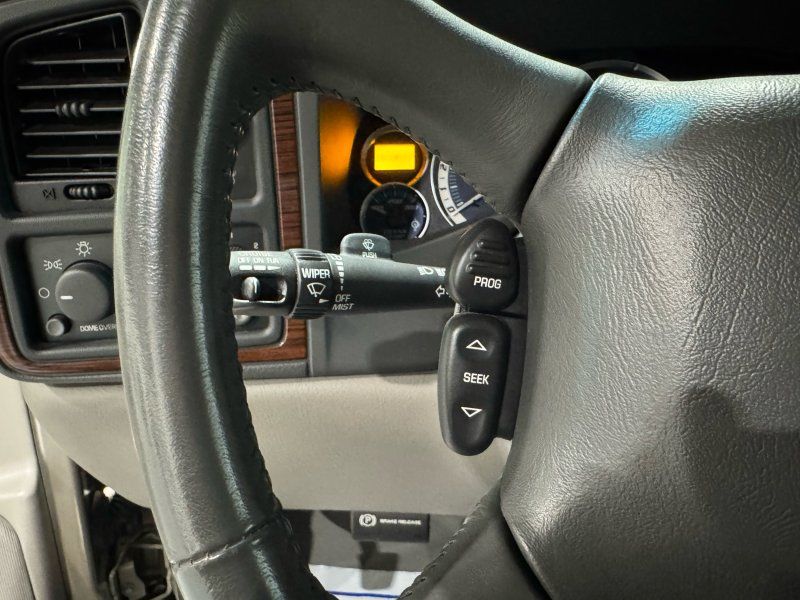 2002 Cadillac Escalade Base, photo 35