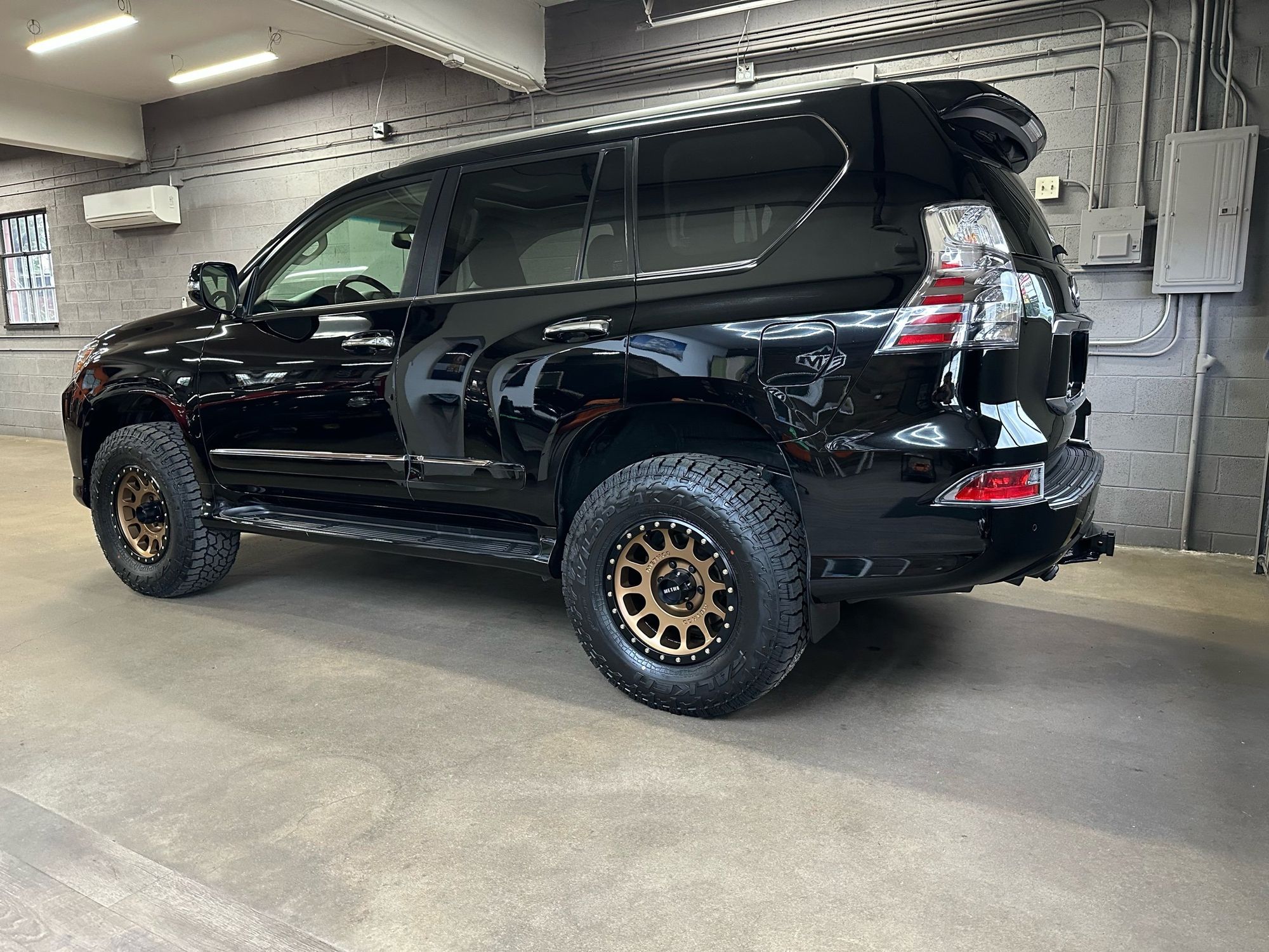2019 Lexus GX 460 photo 2