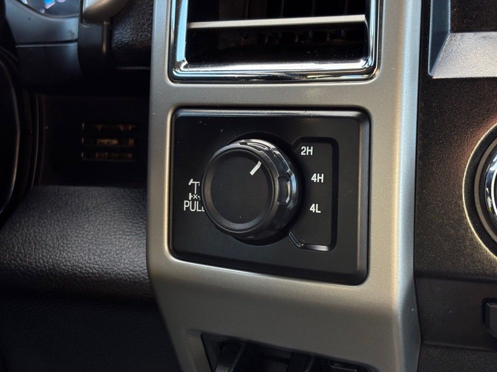 2017 Ford F-250 Lariat photo 42