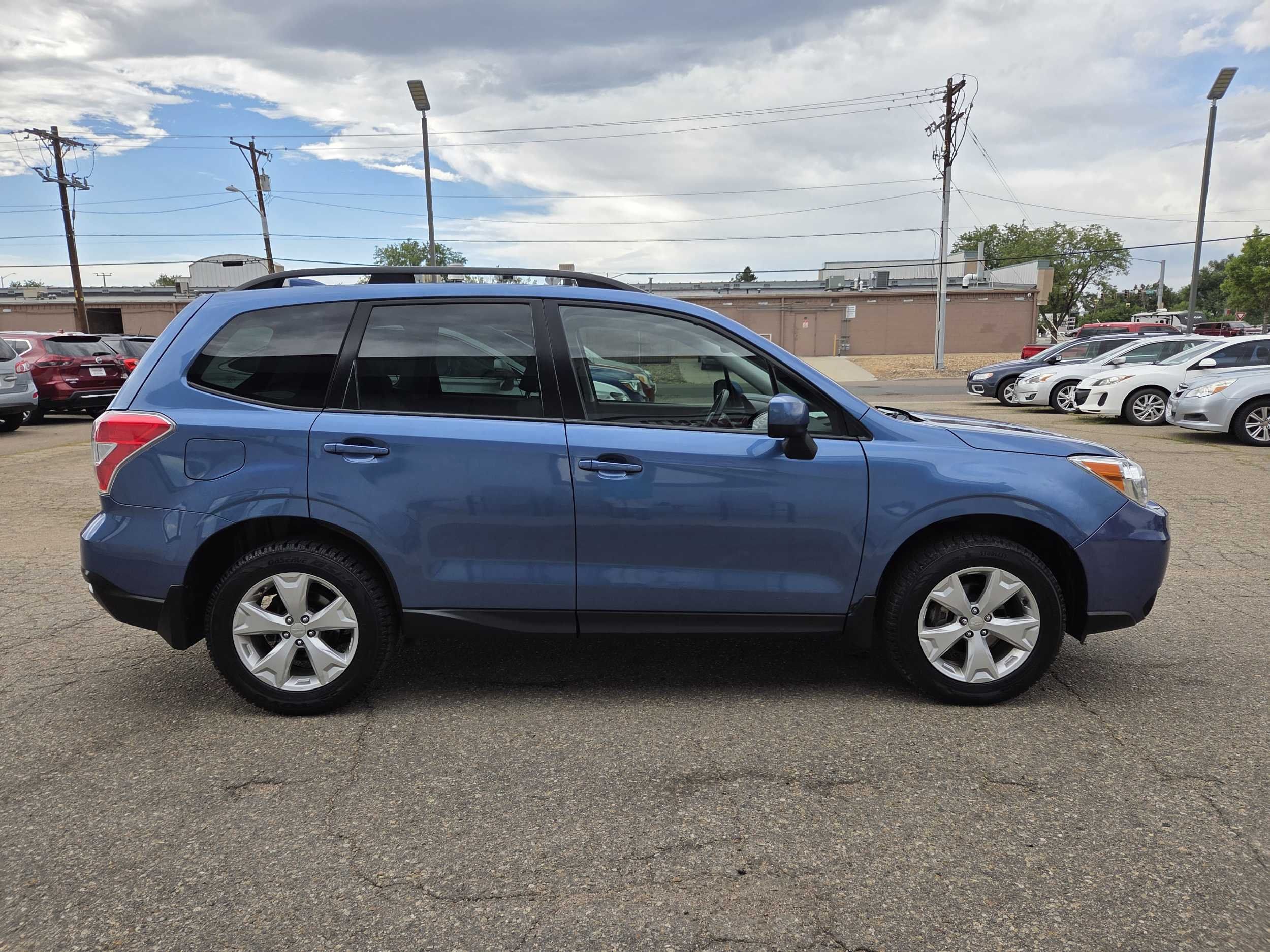 2016 Subaru Forester 2.5i Premium photo 3