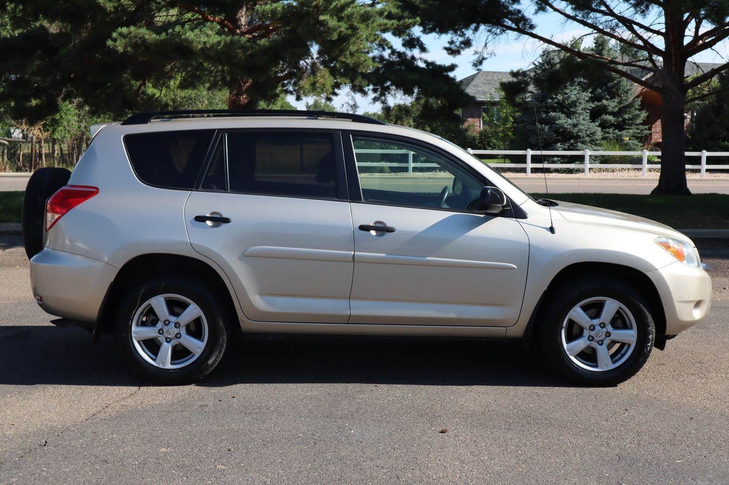 2007 Toyota RAV4 Base | Victory Motors of Colorado