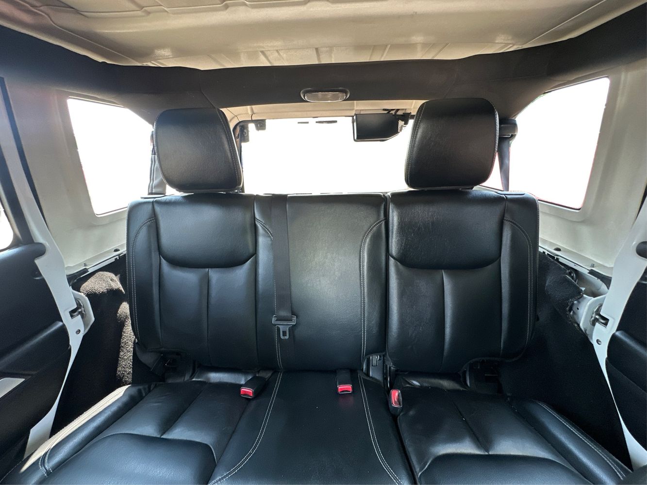 2013 Jeep Wrangler Unlimited Sahara photo 14