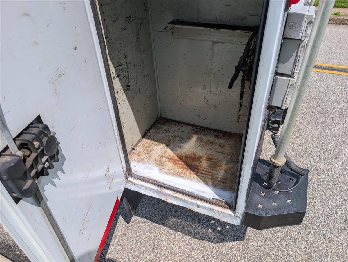 2011 Ford F-550 Super Duty 69