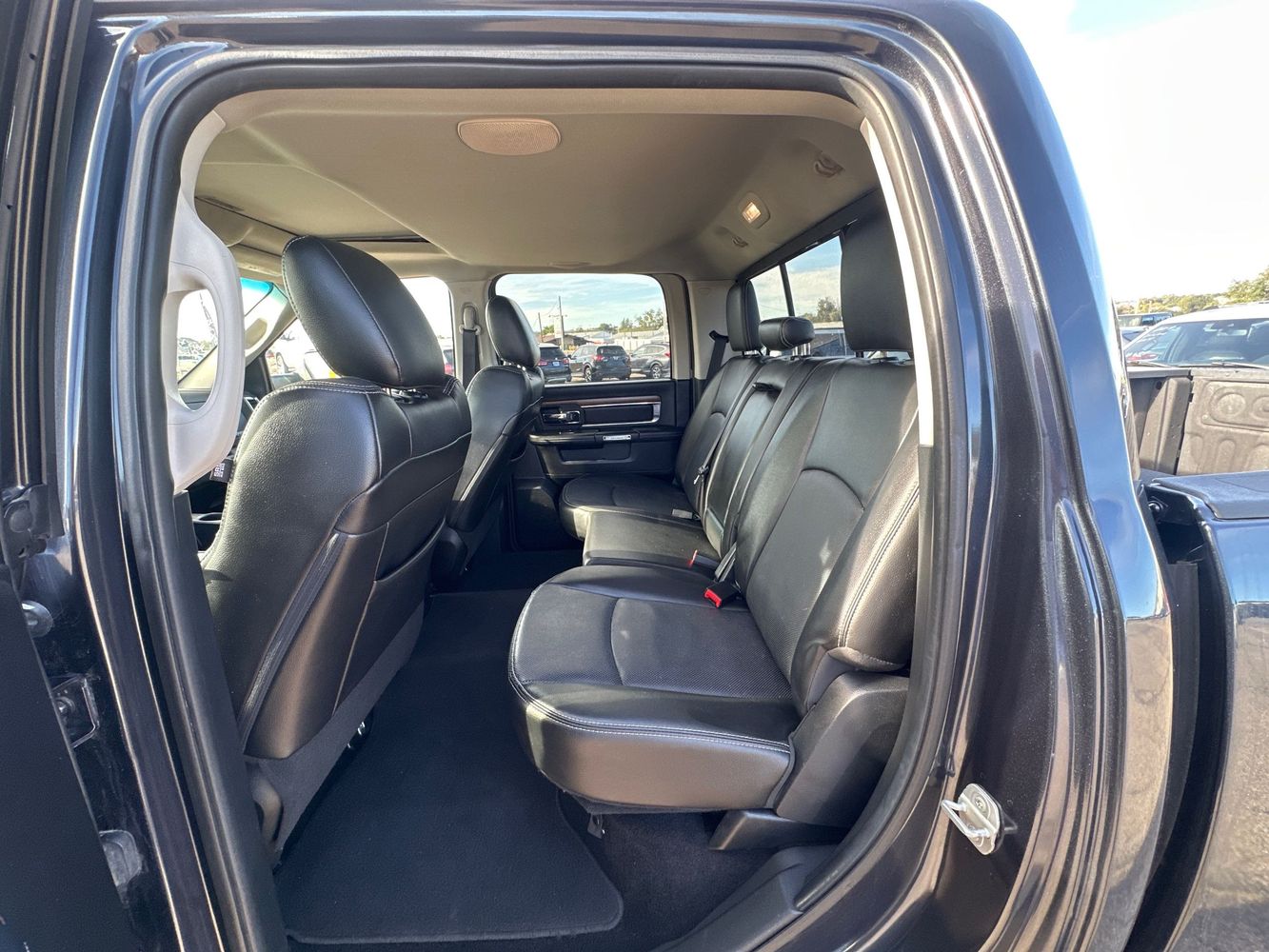 2014 Ram 1500 Laramie photo 9