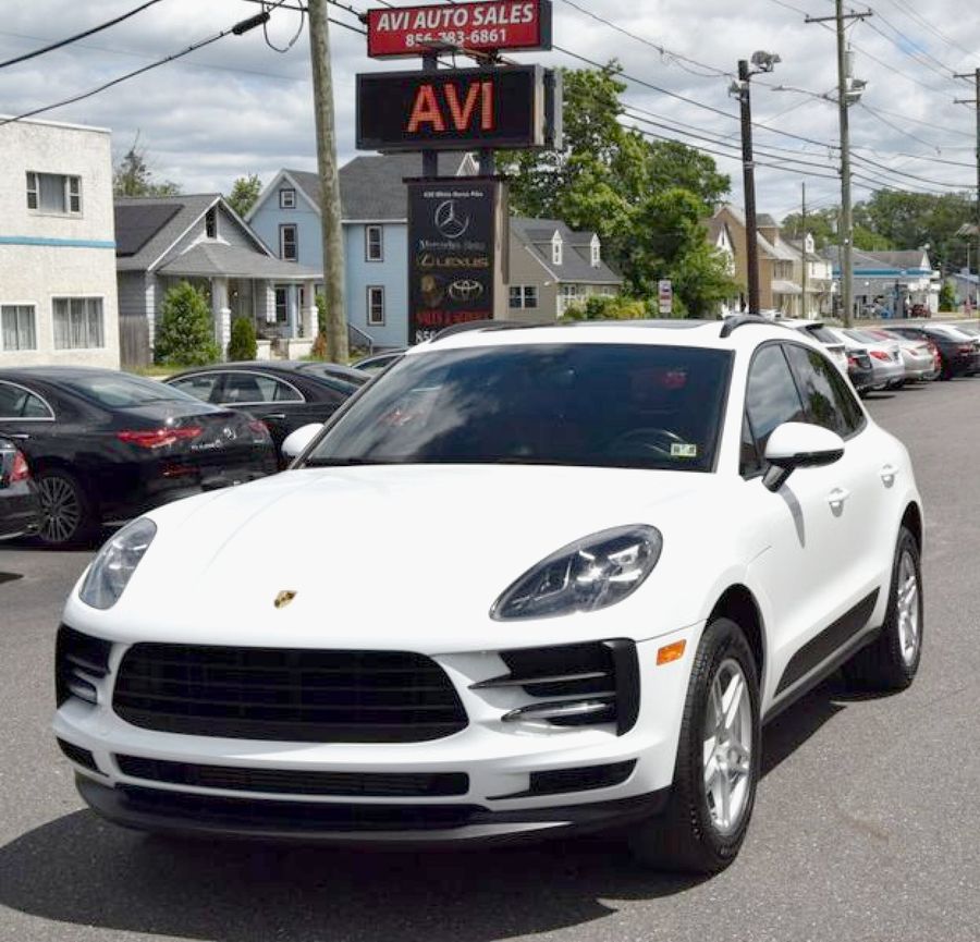 2019 Porsche Macan AWD photo