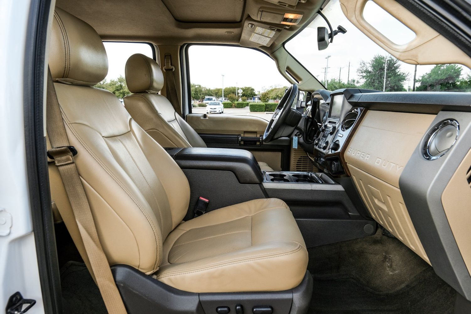 2013 Ford F-250 Platinum photo 32