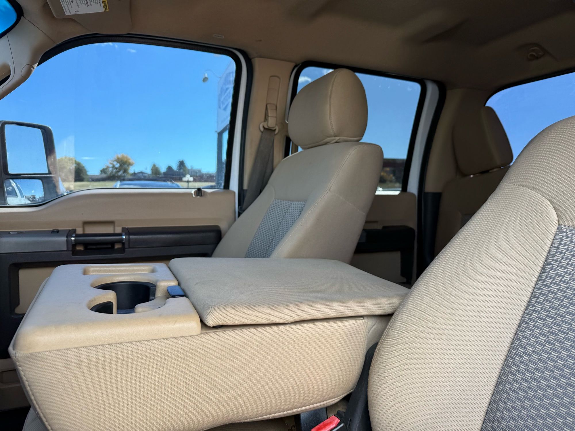 2014 Ford F-350 XLT photo 31