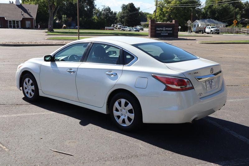 2015 Nissan Altima Photos