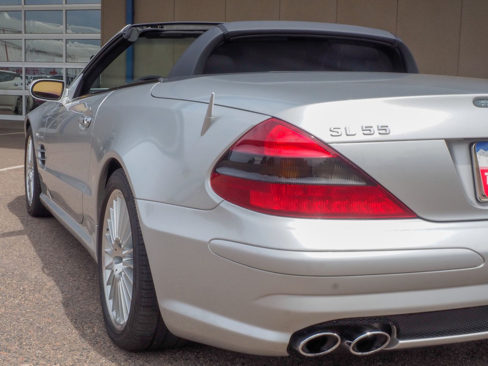 2004 Mercedes-Benz SL-Class 22
