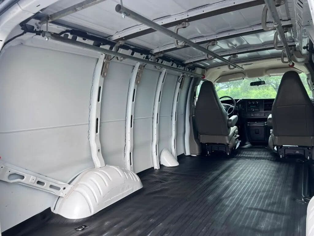 2021 Chevrolet Express Cargo #19