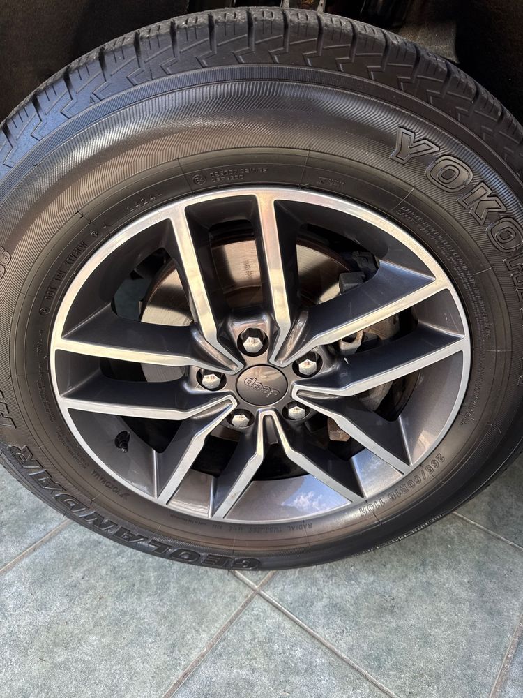 2019 Jeep Grand Cherokee Limited photo 12