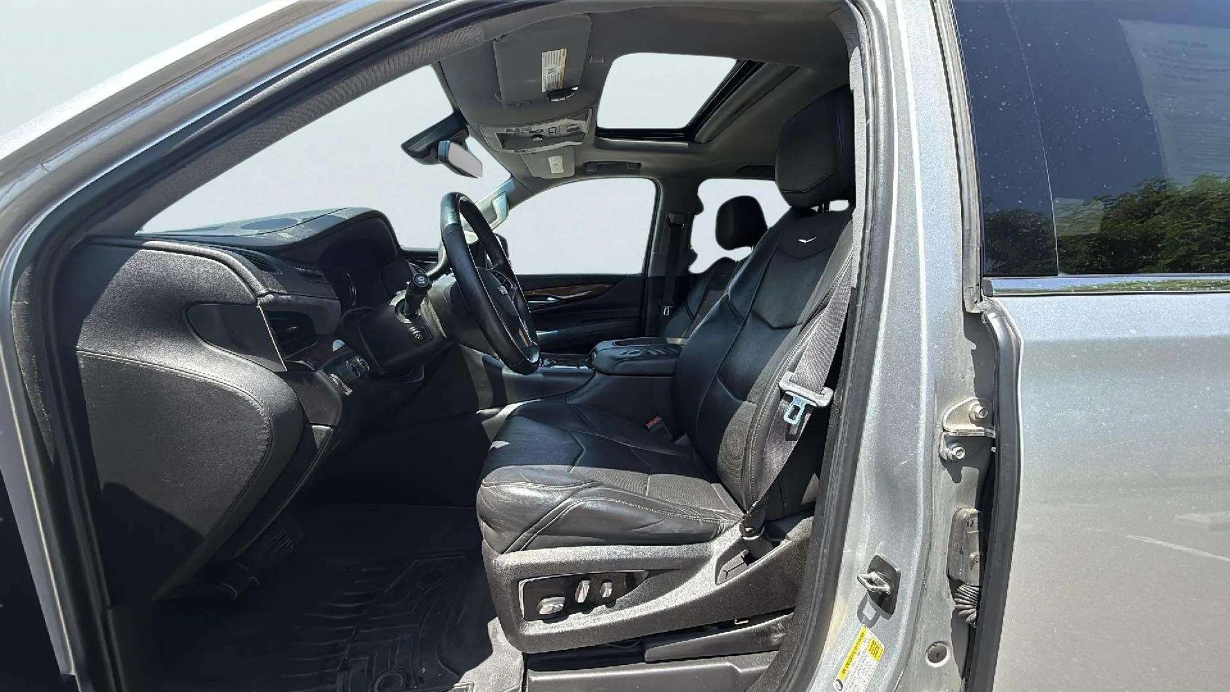 2017 Cadillac Escalade ESV Luxury photo 14