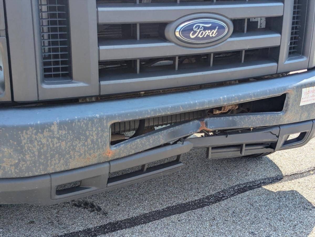 2016 Ford E-Series 14