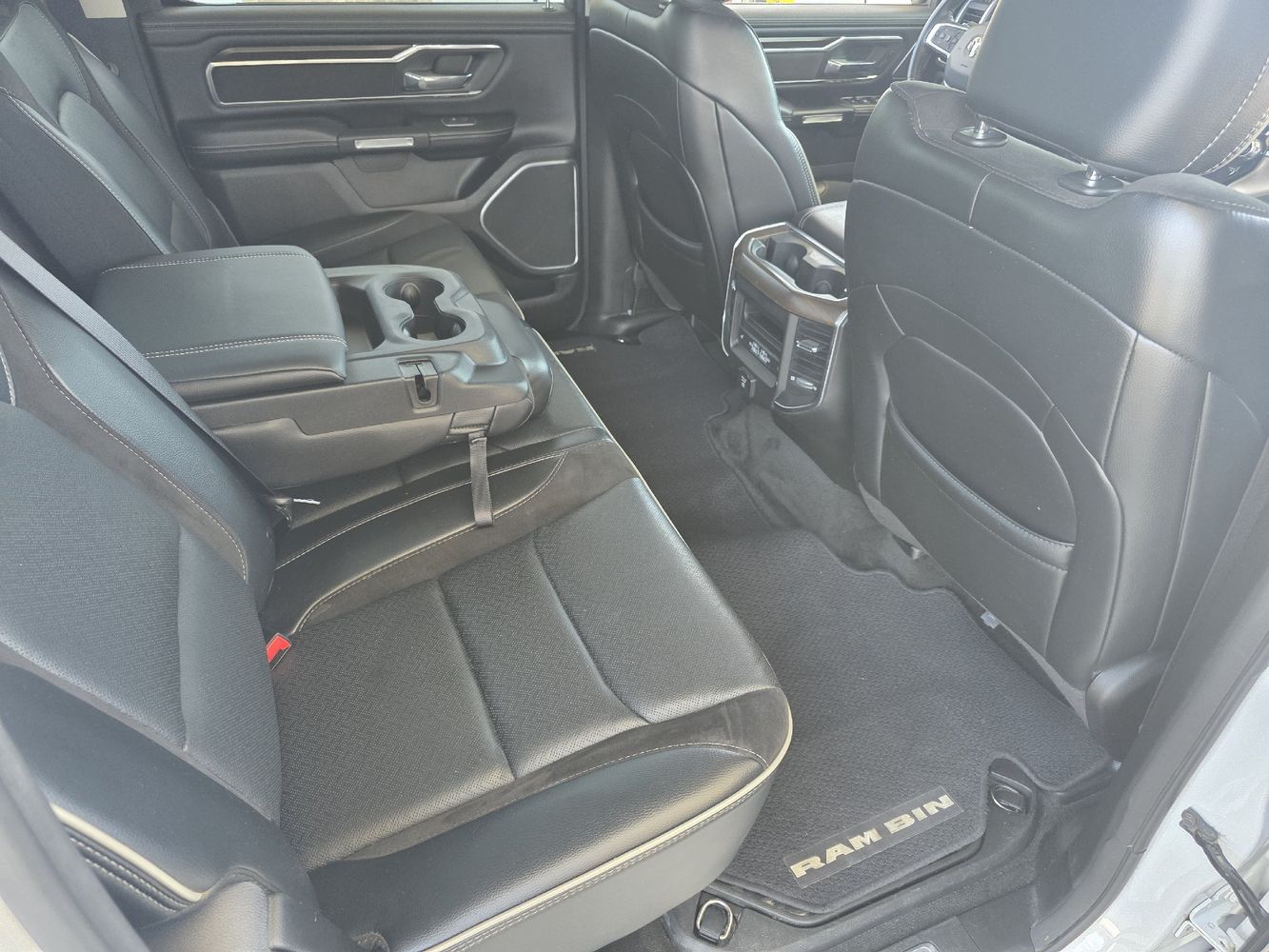 2022 Ram 1500 Laramie photo 24