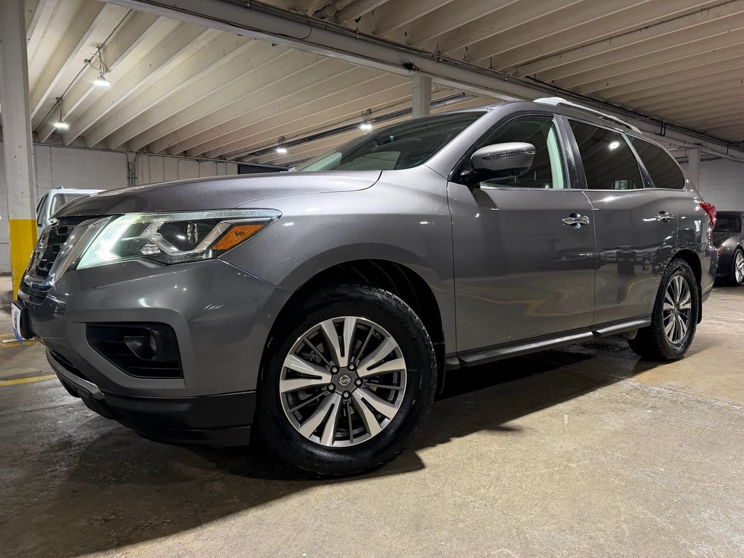 View vehicle photo 2