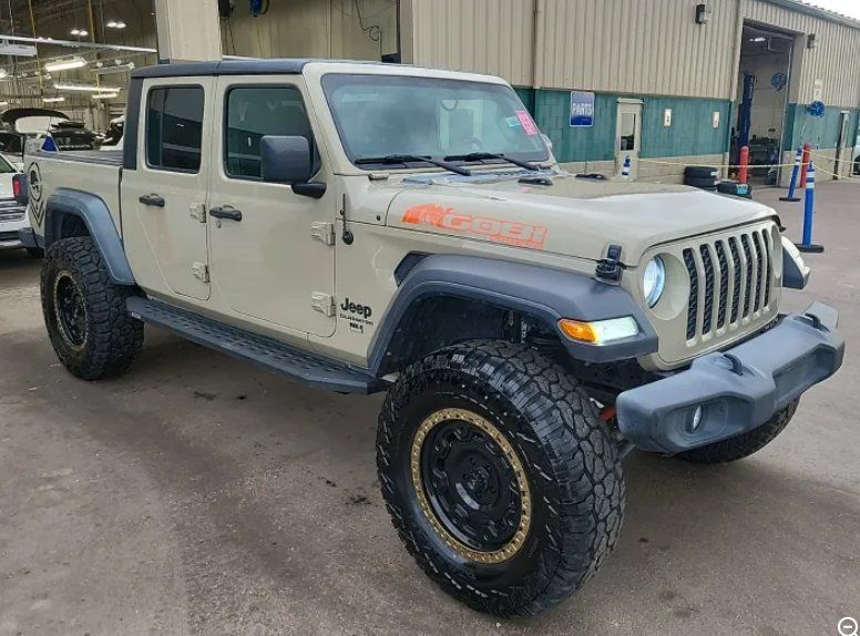 2020 Jeep Gladiator Sport S's photo