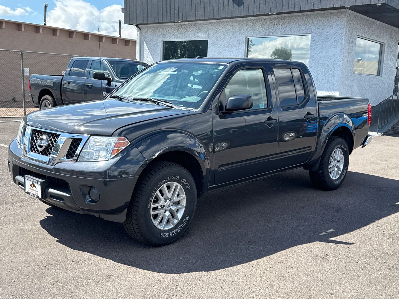 2014 Nissan Frontier SV photo 3