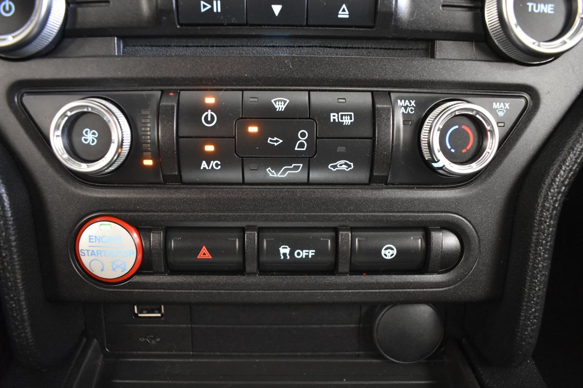 2017 Ford Mustang V6