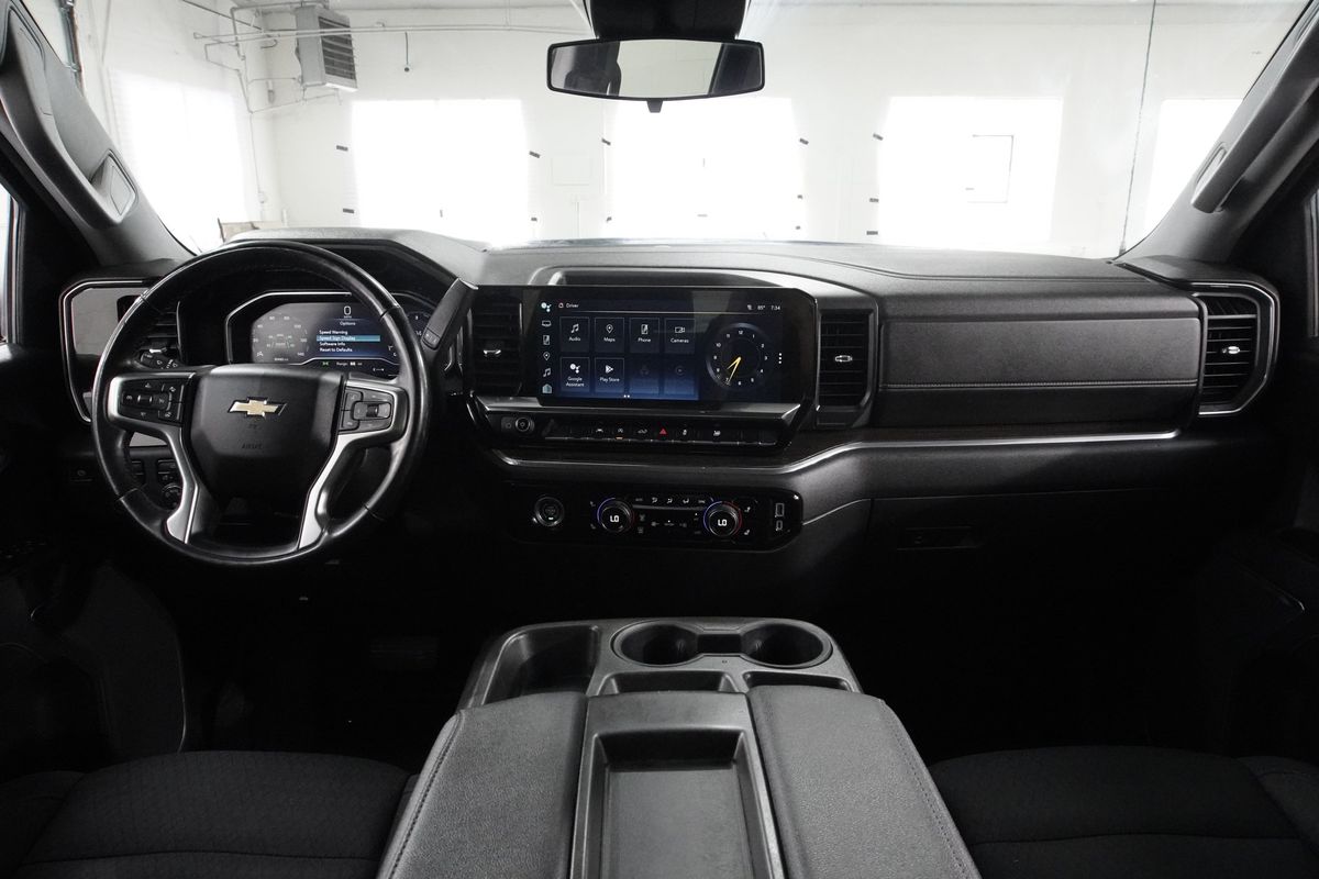 2023 Chevrolet Silverado 1500 4WD Crew Cab Standard Bed LT