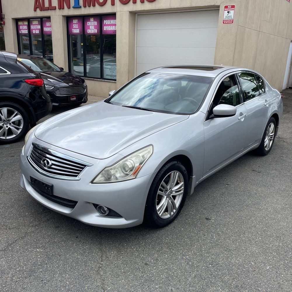 2013 INFINITI G37 37x AWD's photo