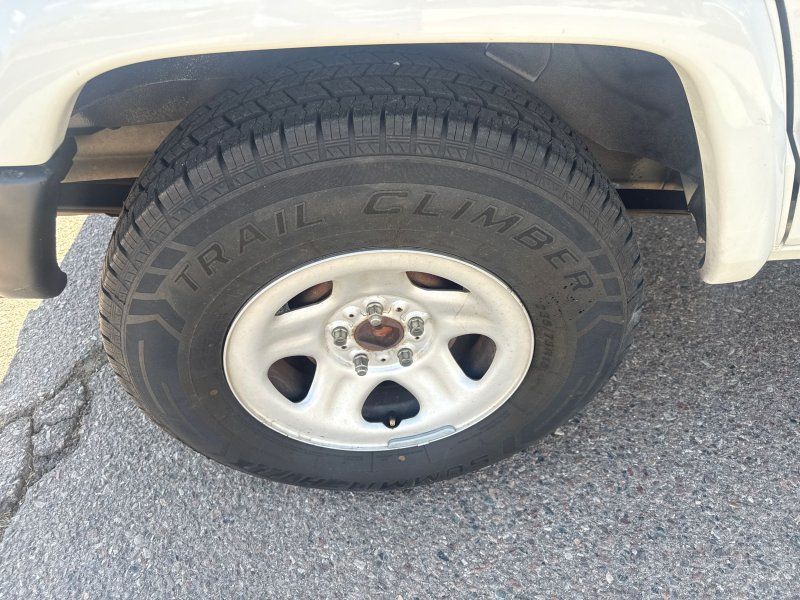 2000 Jeep Cherokee Sport photo 20