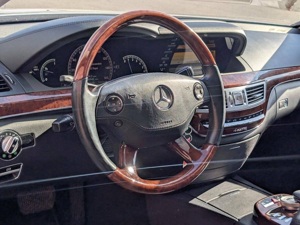 2009 Mercedes-Benz S-Class 37