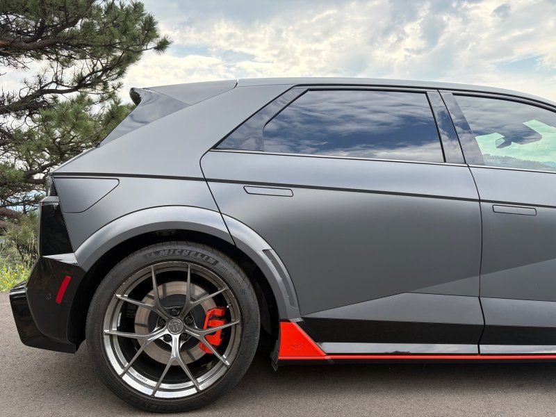2025 Hyundai IONIQ 5 N - Photo 18