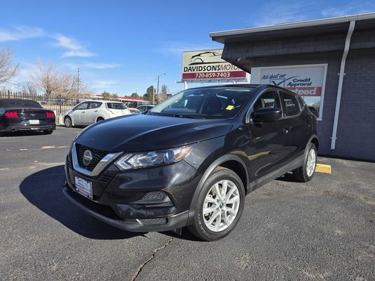 2022 Nissan Rogue Sport S's photo