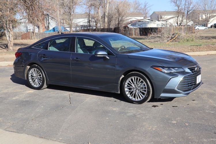 2019 Toyota Avalon Limited | Victory Motors of Colorado