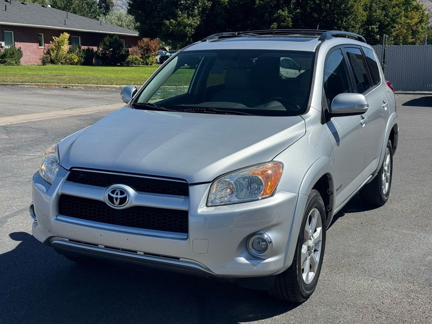 2010 Toyota RAV4 — Limited, photo 1 of 14