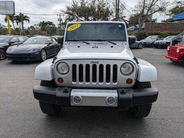 2011 Jeep Wrangler Unlimited Sahara photo 2