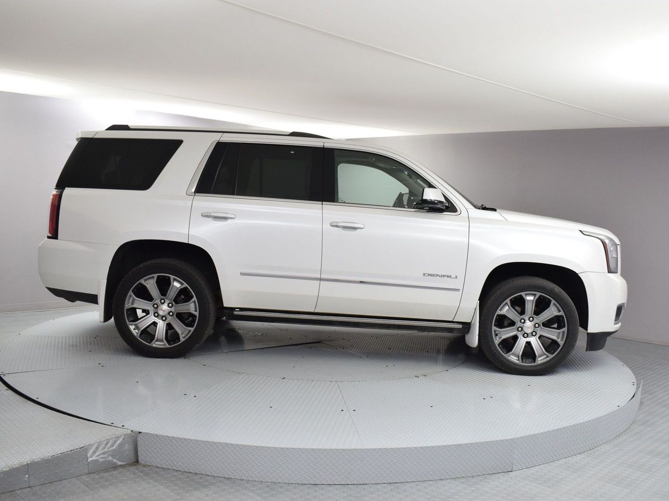 2016 GMC Yukon Denali's photo