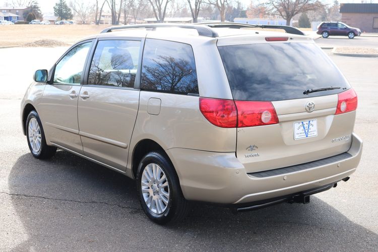 2010 Toyota Sienna XLE | Victory Motors of Colorado