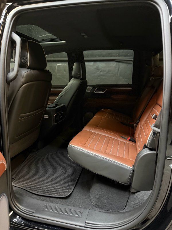 2025 GMC Sierra 3500HD Denali Ultimate - Photo 13