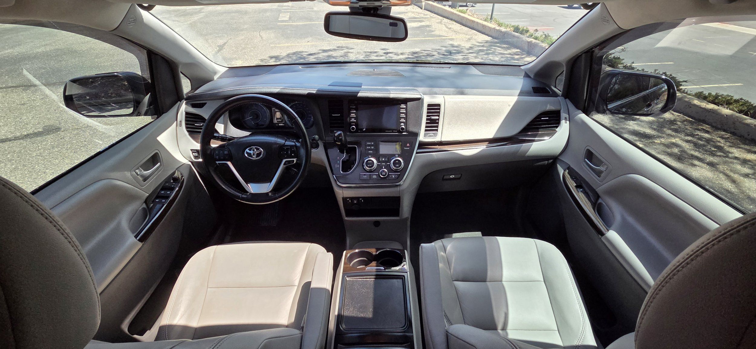 2018 Toyota Sienna XLE - Photo 20