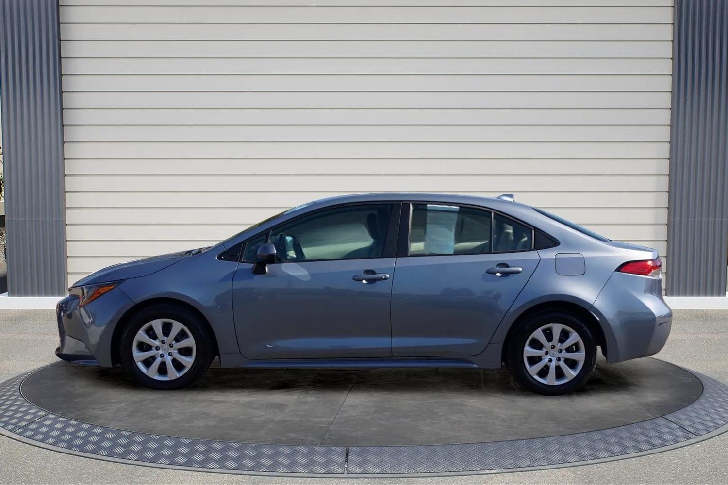 2024 Toyota Corolla LE photo 4