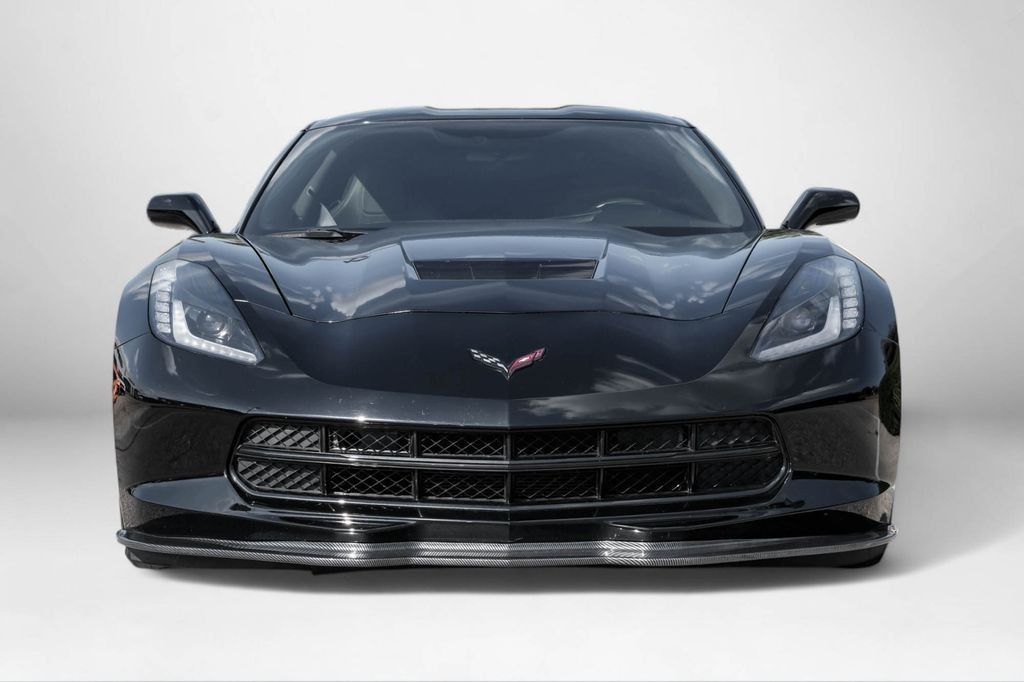 2017 Chevrolet Corvette Stingray 1LT photo 3