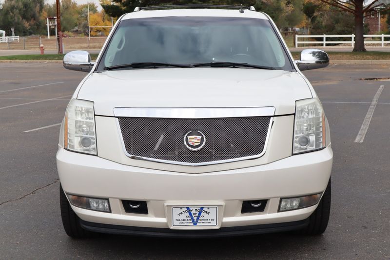 2008 Cadillac Escalade ESV Photos