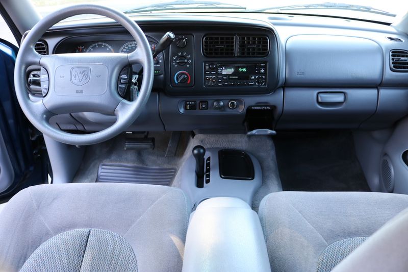 2000 Dodge Durango Photos