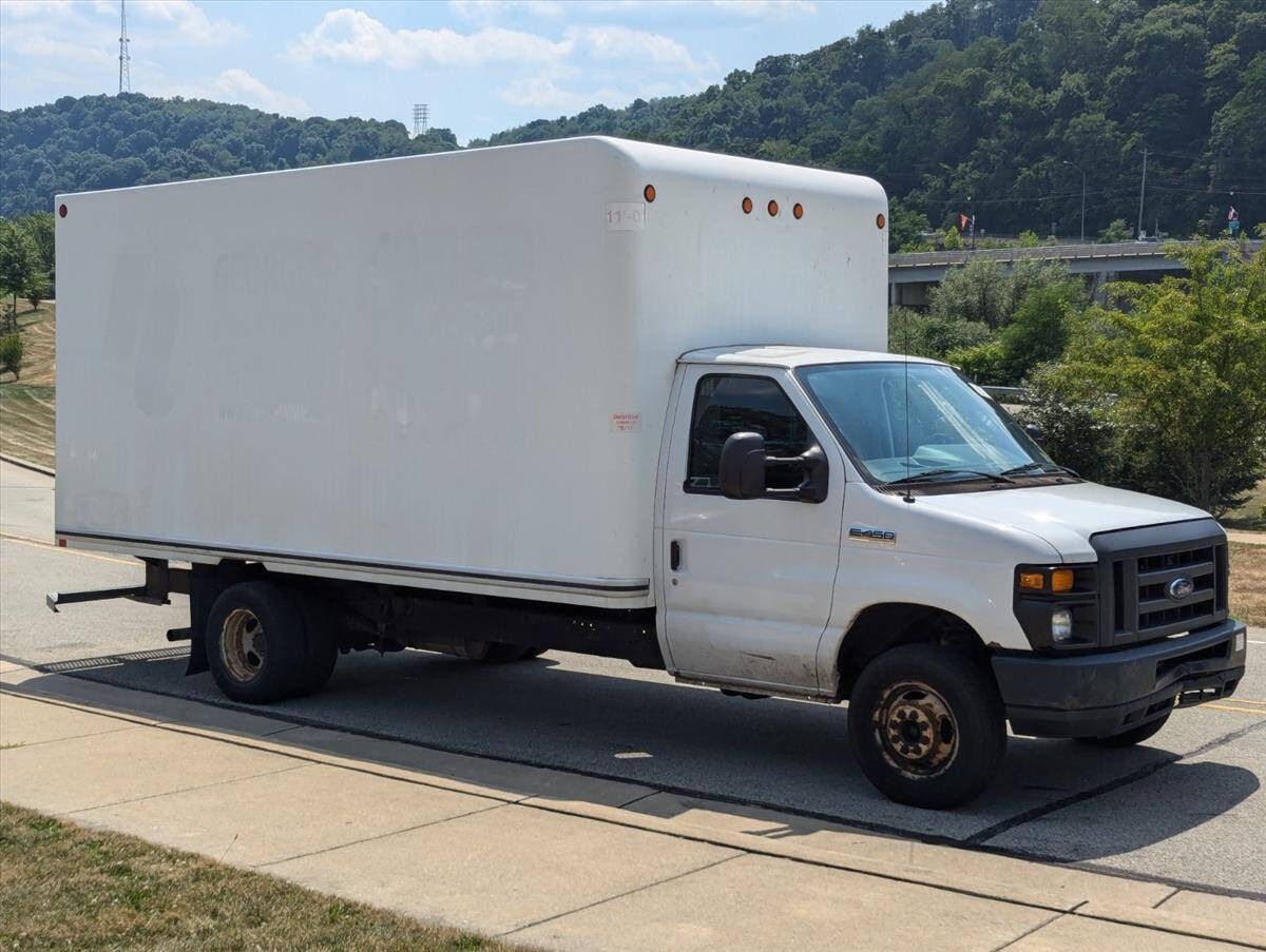 2016 Ford E-Series 1