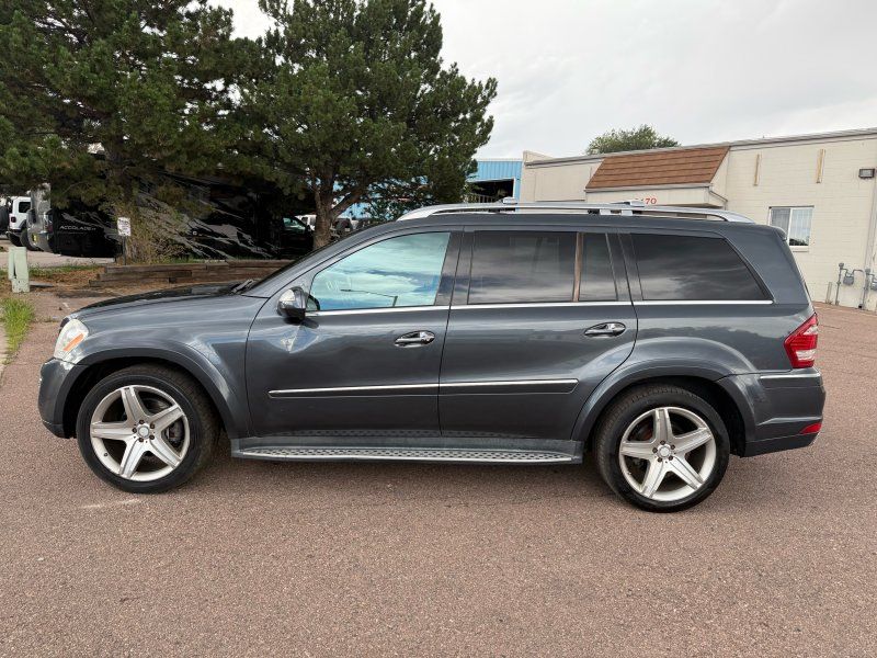 2010 Mercedes Benz GL 550 photo 3