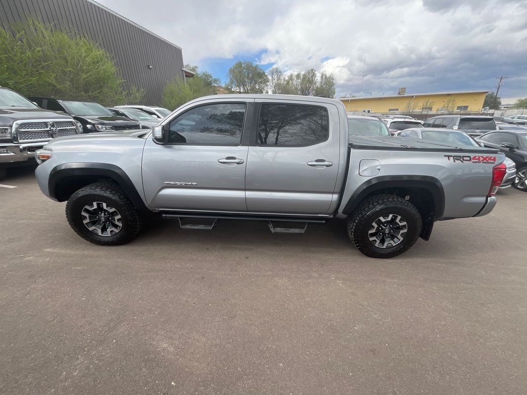View vehicle photo 4