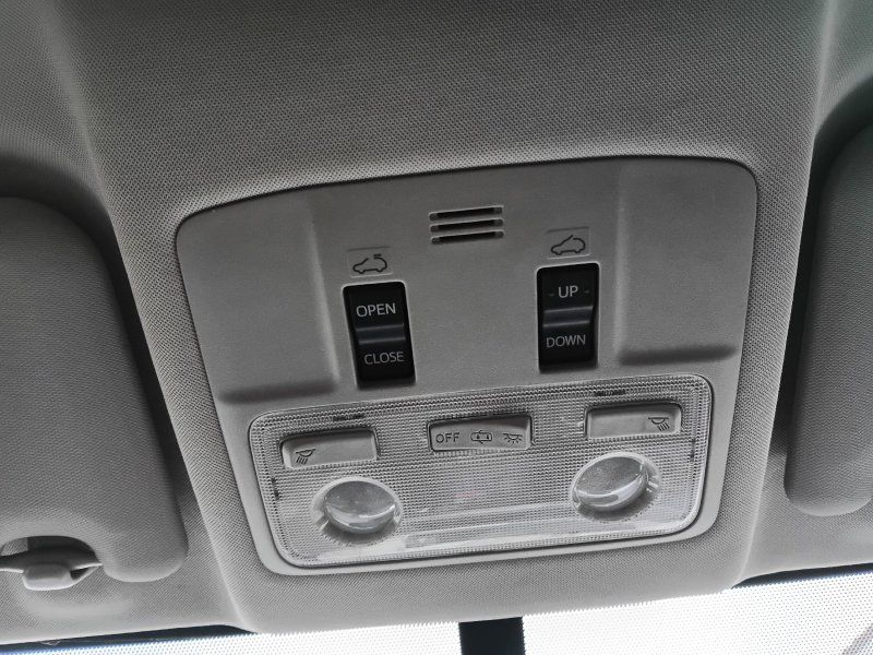 2013 Toyota RAV4 XLE photo 11