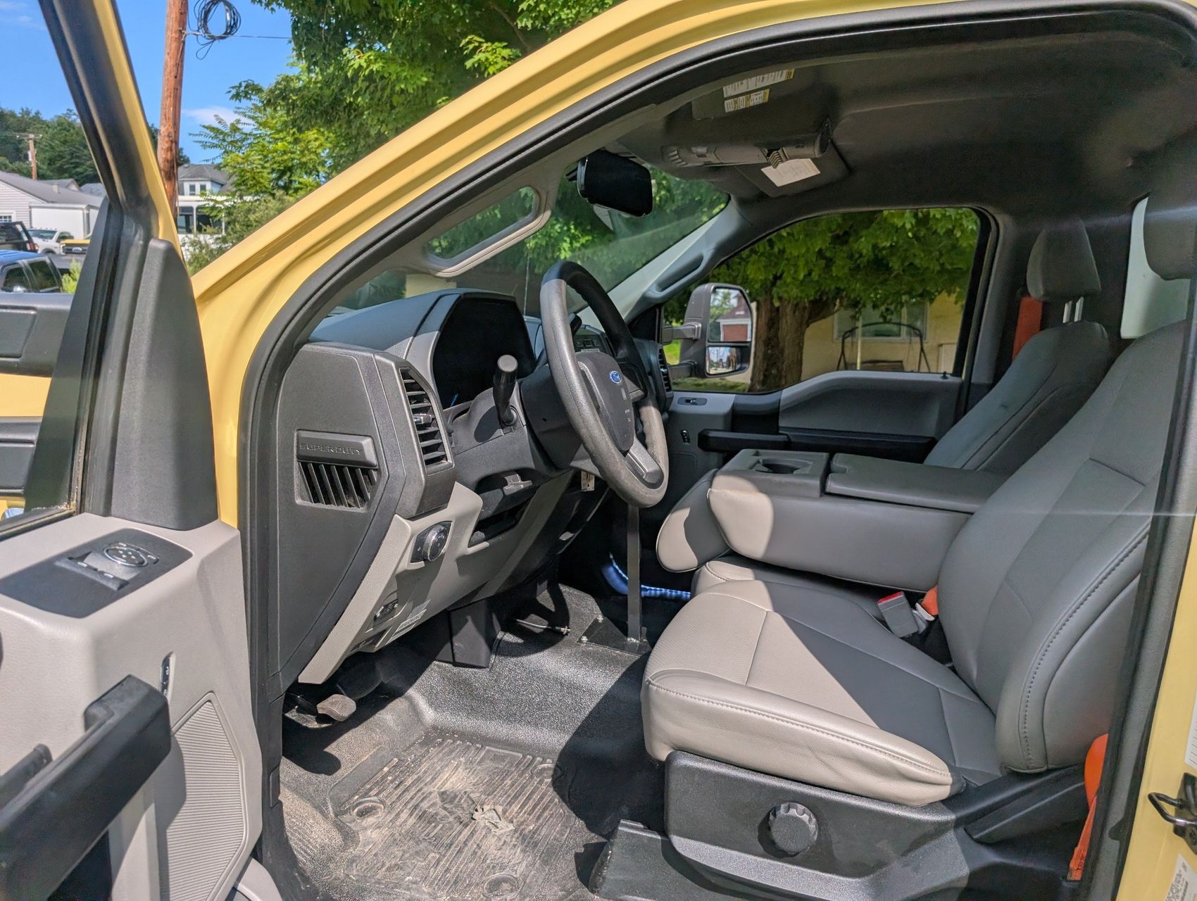 2019 Ford F-550 19