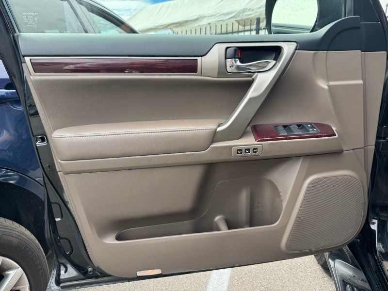 2019 Lexus GX 460 Premium photo 9