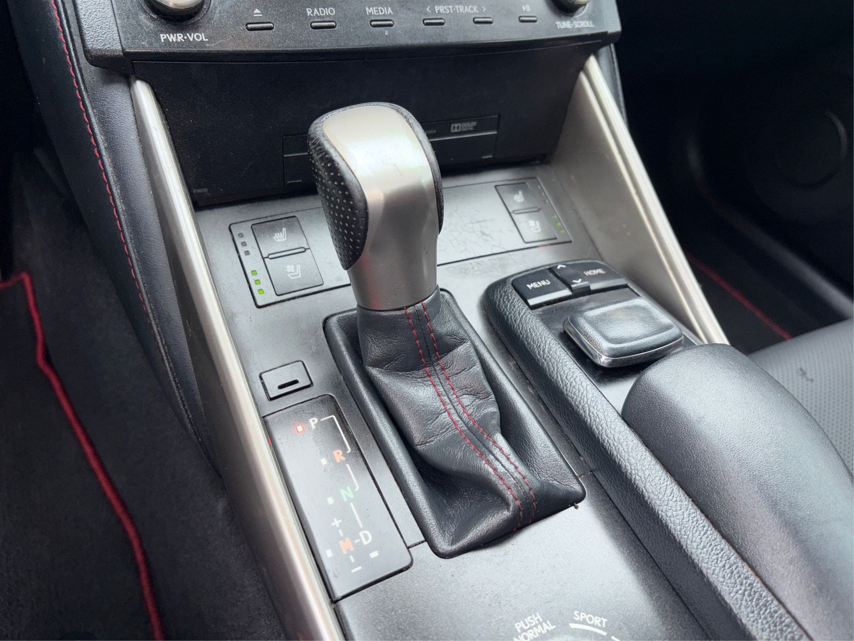 Lexus IS photo 40