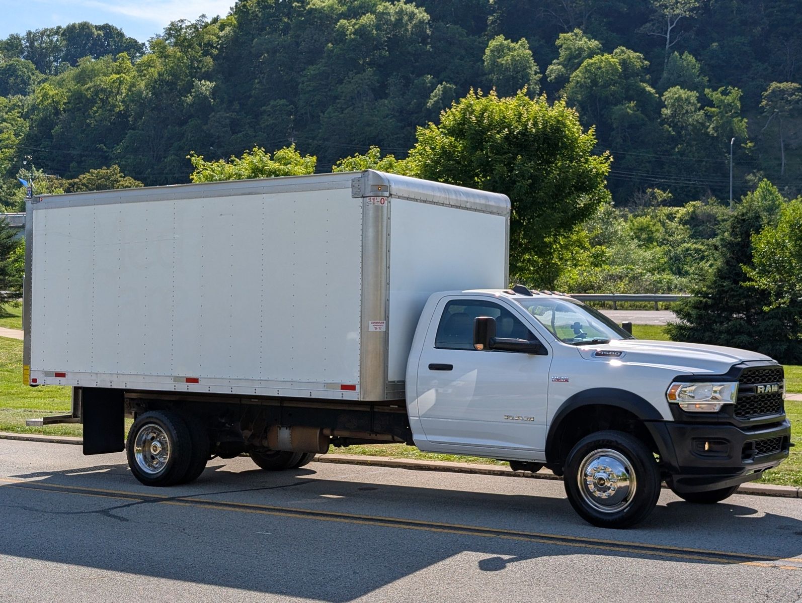 2022 Ram 4500 16' Box Truck 4